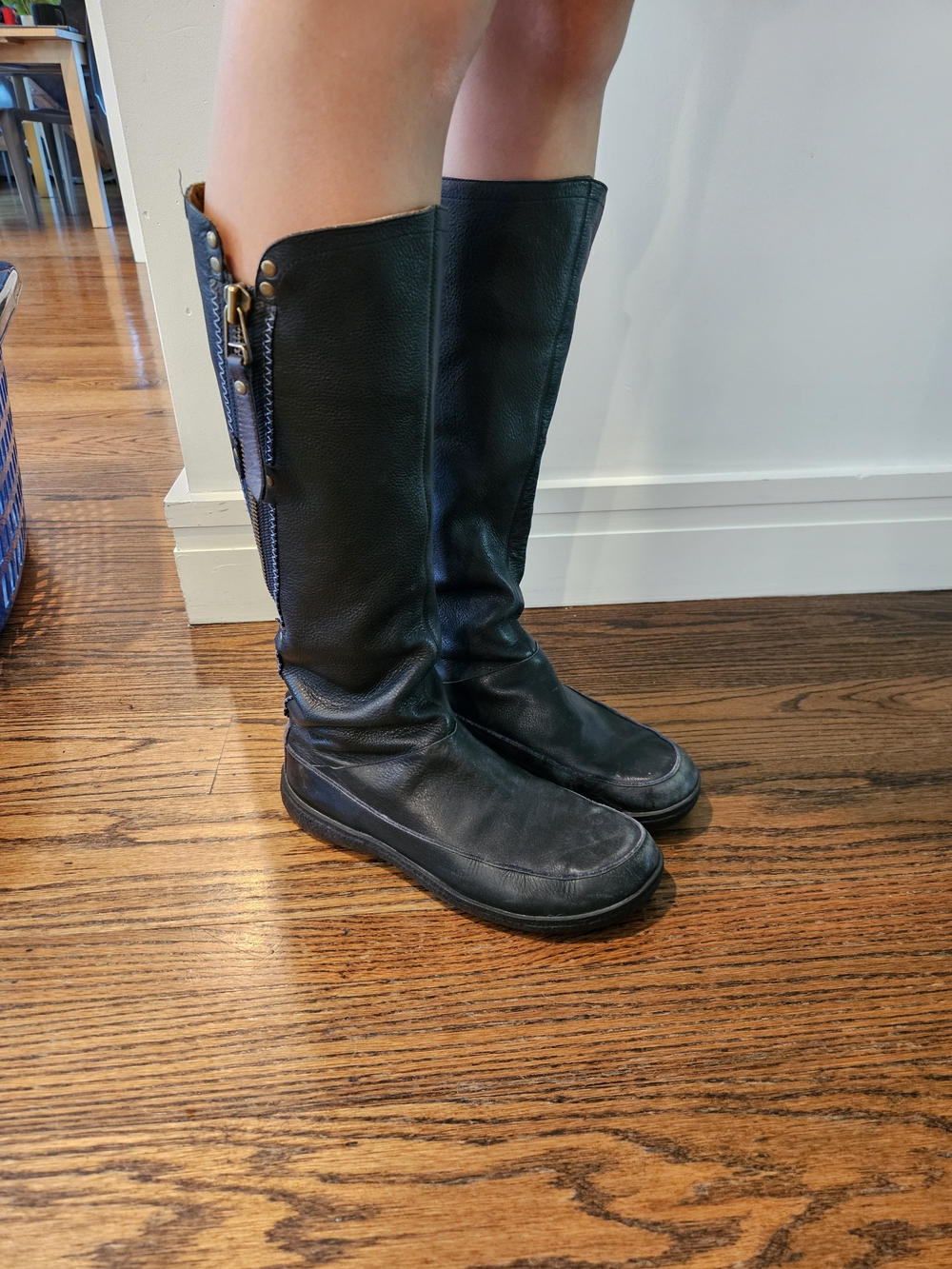 Vintage Camper Women's Black Leather Boots - Sleek Tall Silhouette